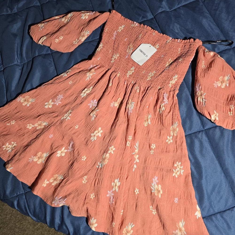 👽Forever 21 Floral Peach Mini Dress